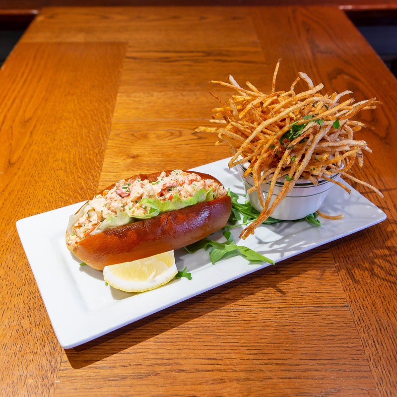 LOBSTER ROLL/ SHOESTRING FRIES